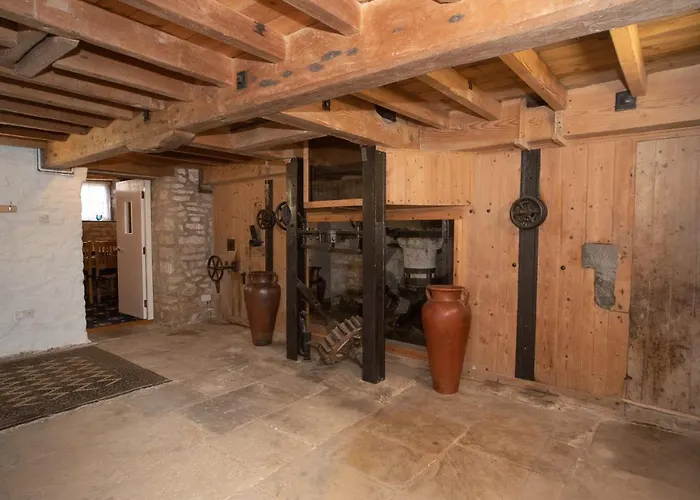 Vivers Mill * بيكرينغ